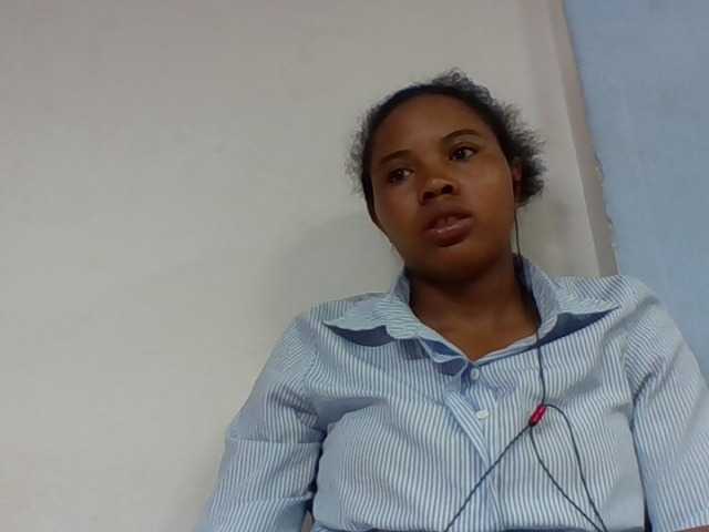 Juliah1a live cam on BongaCams