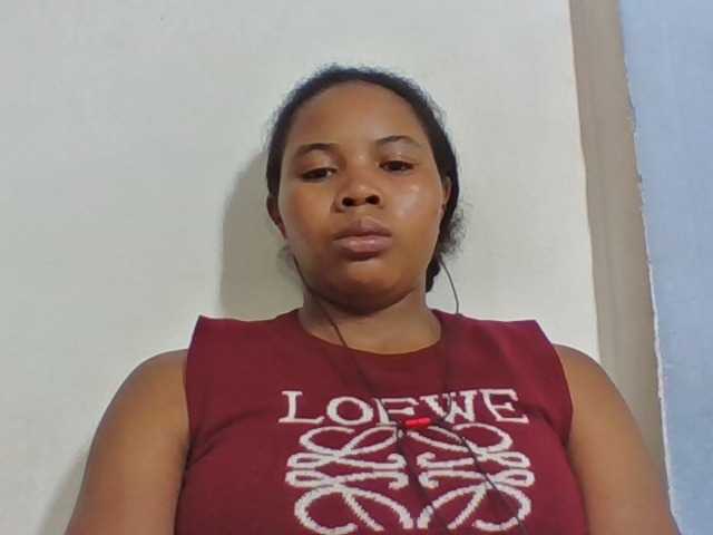 Juliah1a live cam on BongaCams