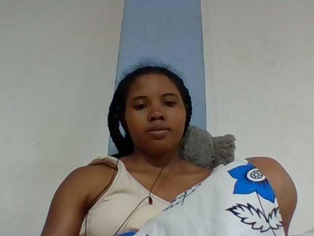 Juliah1a live cam on BongaCams