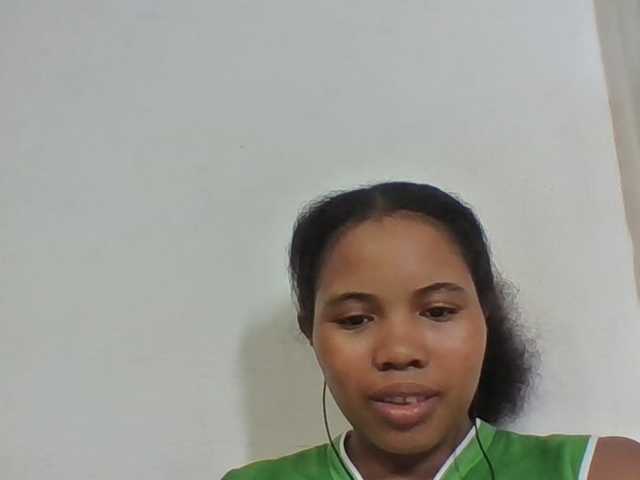 Juliah1a live cam on BongaCams