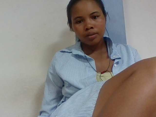 Juliah1a live cam on BongaCams