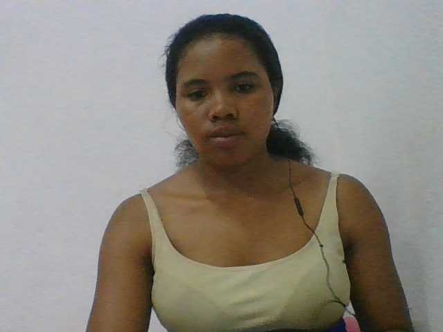 Juliah1a live cam on BongaCams