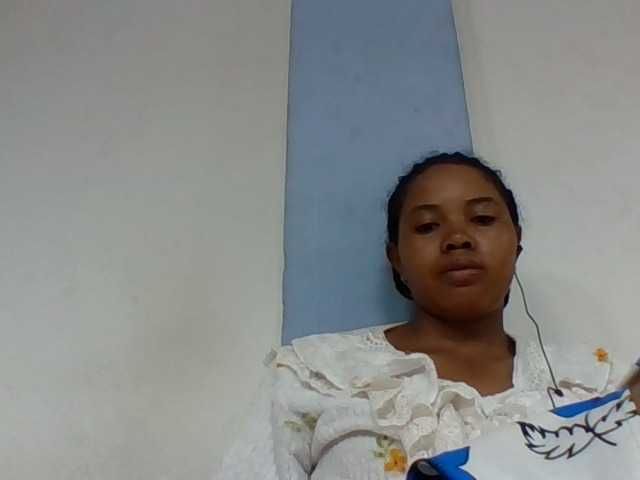 Juliah1a live cam on BongaCams