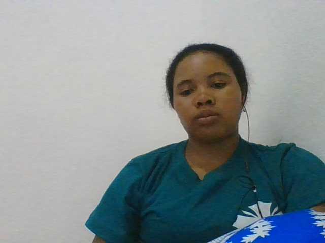 Juliah1a live cam on BongaCams