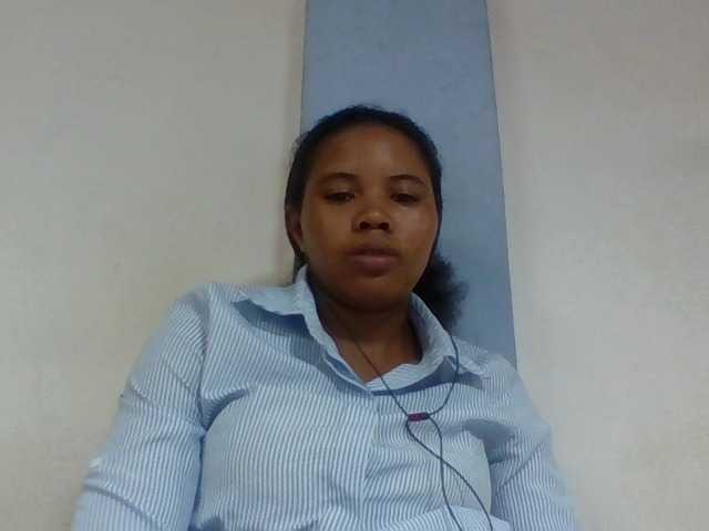Juliah1a live cam on BongaCams