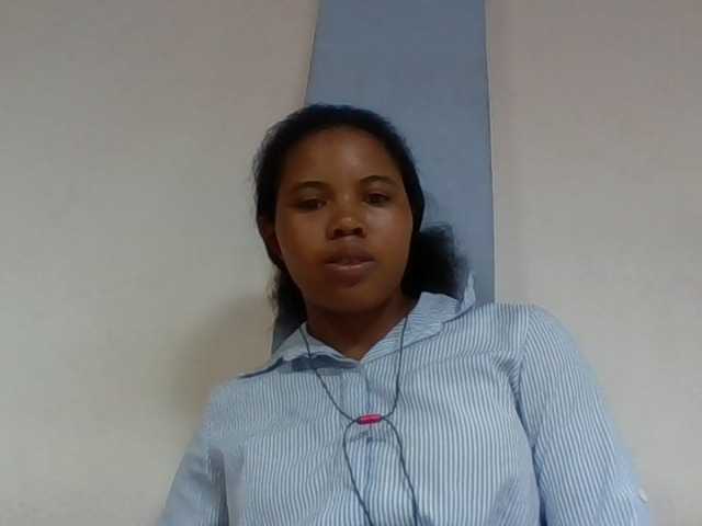 Juliah1a live cam on BongaCams