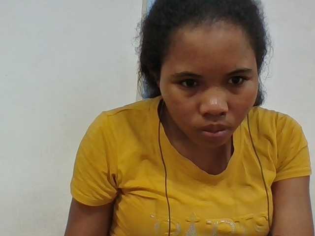 Juliah1a live cam on BongaCams