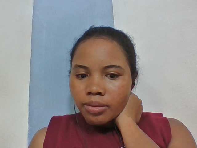 Juliah1a live cam on BongaCams