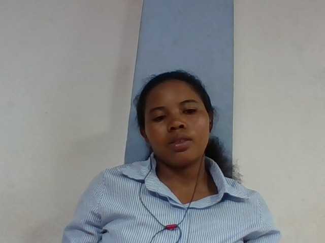 Juliah1a live cam on BongaCams