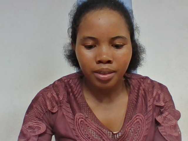 Juliah1a live cam on BongaCams