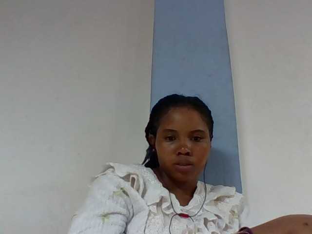Juliah1a live cam on BongaCams