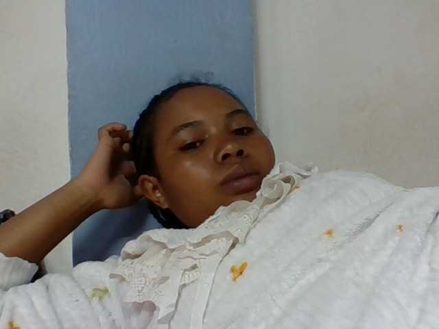 Juliah1a live cam on BongaCams