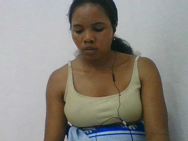 Juliah1a live cam on BongaCams