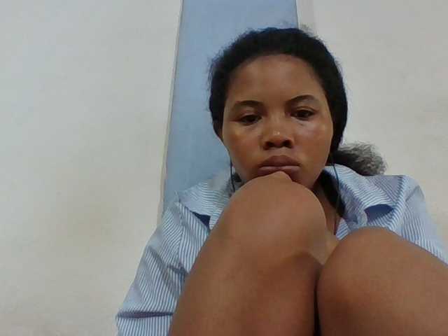 Juliah1a live cam on BongaCams