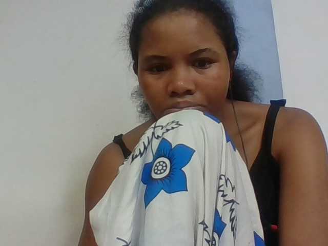 Juliah1a live cam on BongaCams