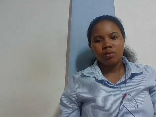 Juliah1a live cam on BongaCams
