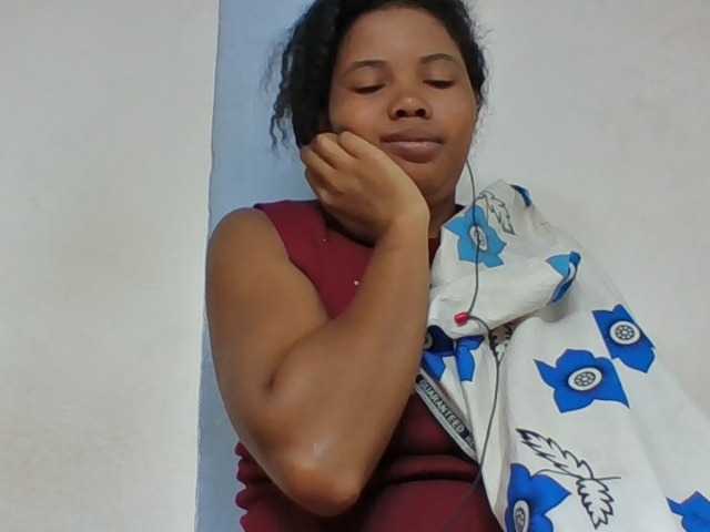 Juliah1a live cam on BongaCams