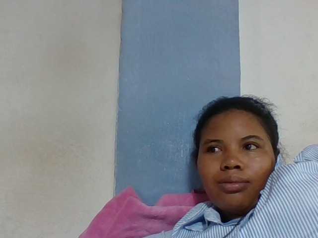 Juliah1a live cam on BongaCams