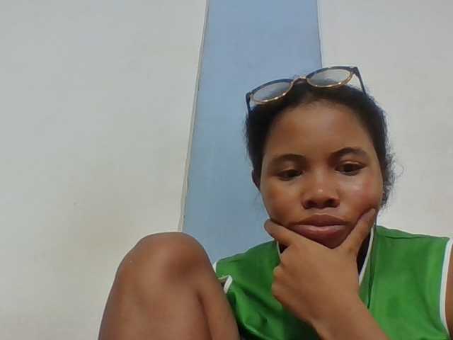 Juliah1a live cam on BongaCams