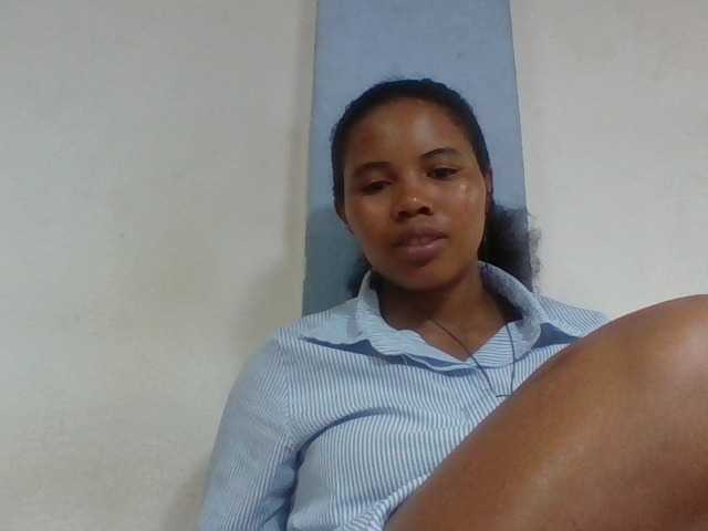 Juliah1a live cam on BongaCams