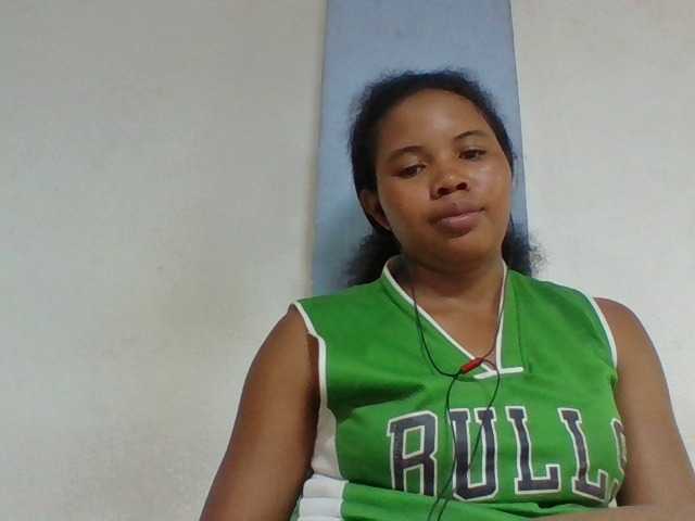 Juliah1a live cam on BongaCams
