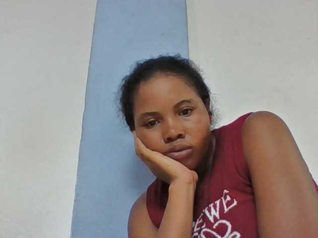 Juliah1a live cam on BongaCams