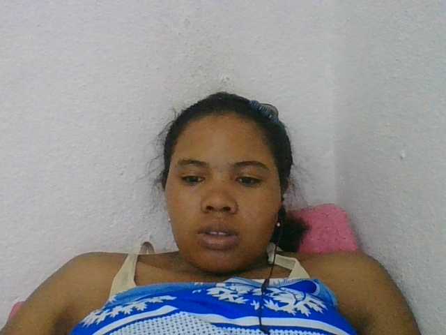 Juliah1a live cam on BongaCams