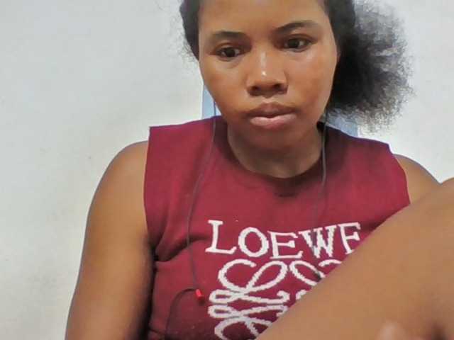 Juliah1a live cam on BongaCams