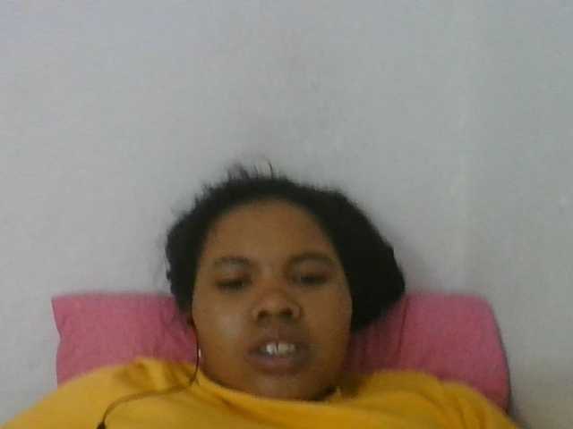 Juliah1a live cam on BongaCams