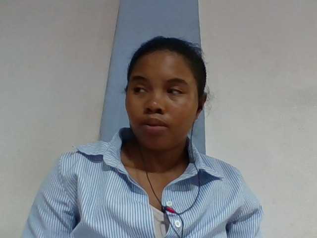 Juliah1a live cam on BongaCams