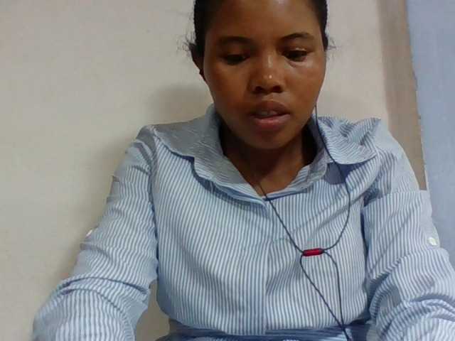 Juliah1a live cam on BongaCams