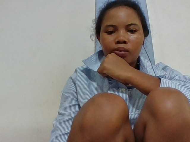 Juliah1a live cam on BongaCams
