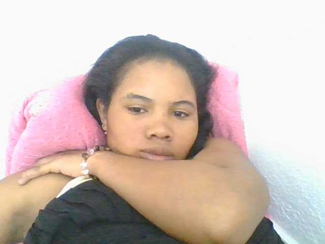 Juliah1a live cam on BongaCams