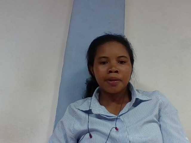 Juliah1a live cam on BongaCams