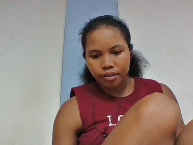 Juliah1a live cam on BongaCams