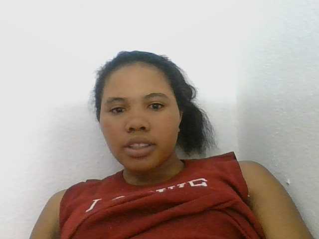 Juliah1a live cam on BongaCams