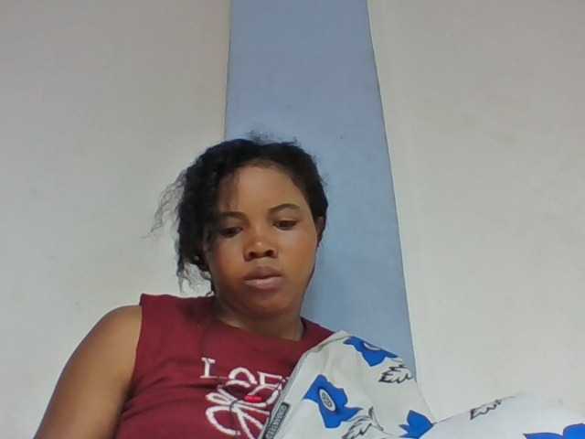 Juliah1a live cam on BongaCams