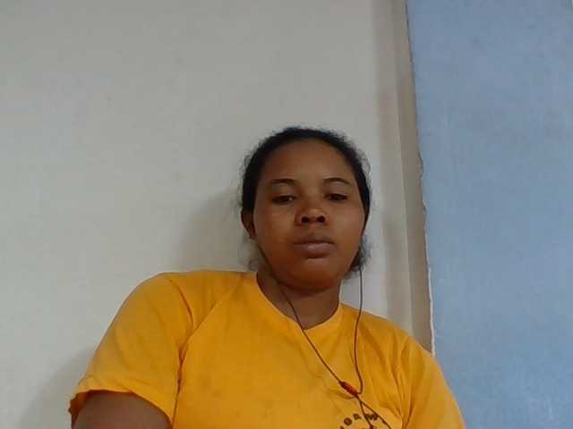 Juliah1a live cam on BongaCams