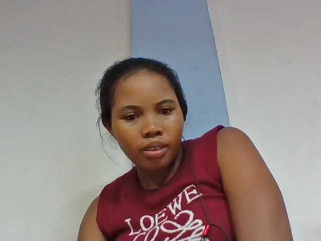 Juliah1a live cam on BongaCams