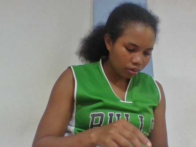 Juliah1a live cam on BongaCams