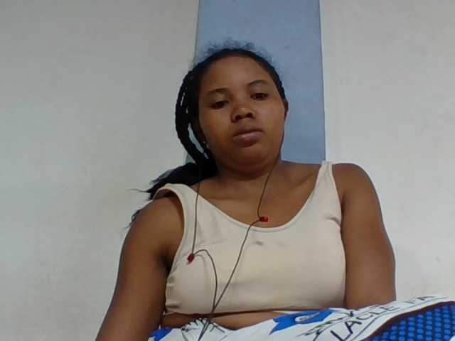 Juliah1a live cam on BongaCams