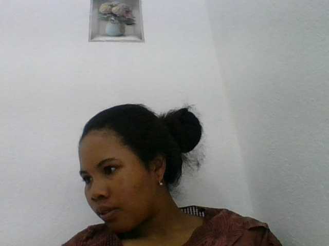 Juliah1a live cam on BongaCams