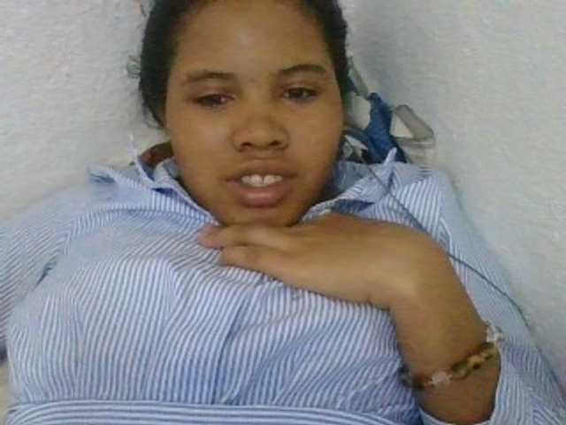 Juliah1a live cam on BongaCams