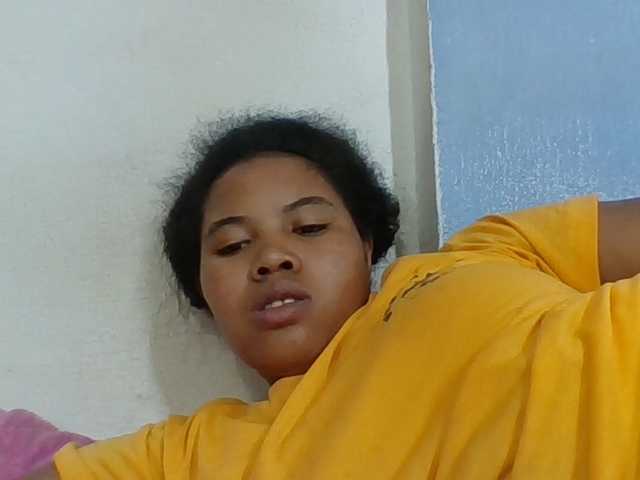 Juliah1a live cam on BongaCams