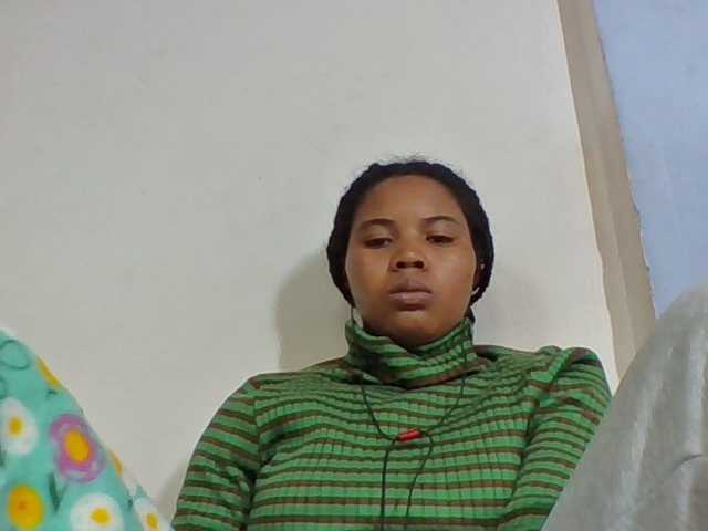 Juliah1a live cam on BongaCams