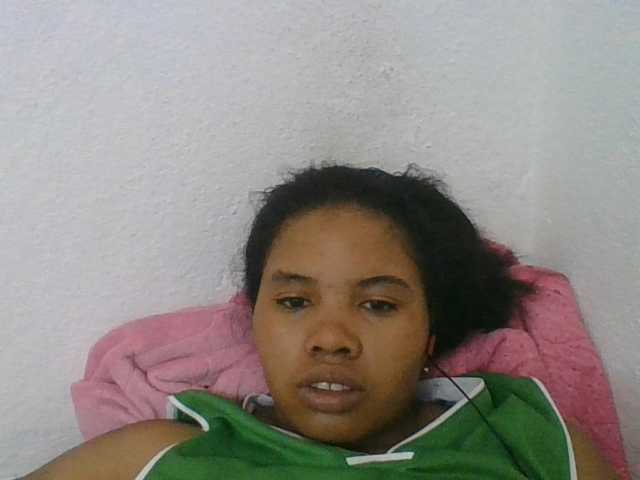 Juliah1a live cam on BongaCams