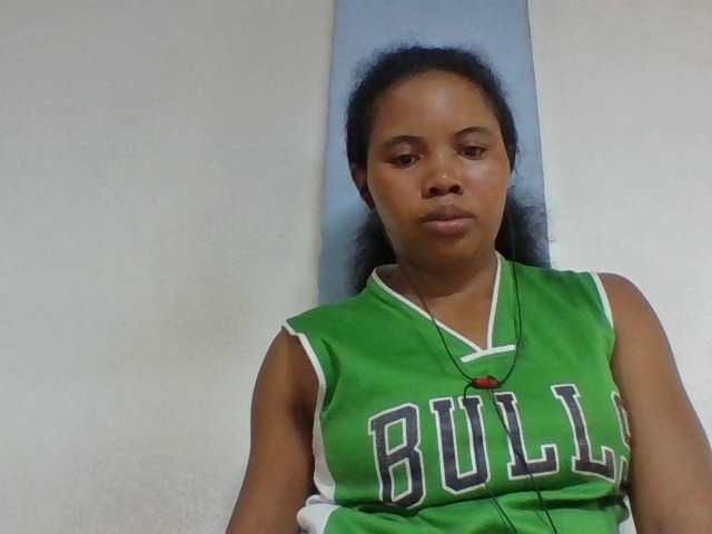 Juliah1a live cam on BongaCams