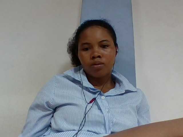 Juliah1a live cam on BongaCams