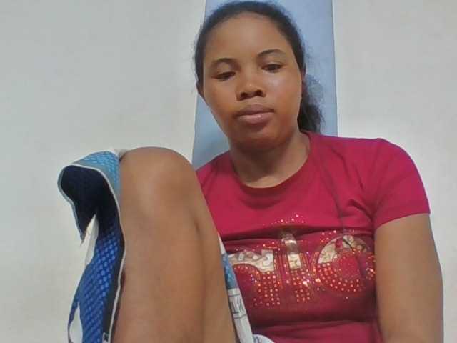 Juliah1a live cam on BongaCams
