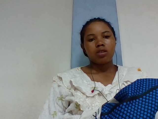 Juliah1a live cam on BongaCams